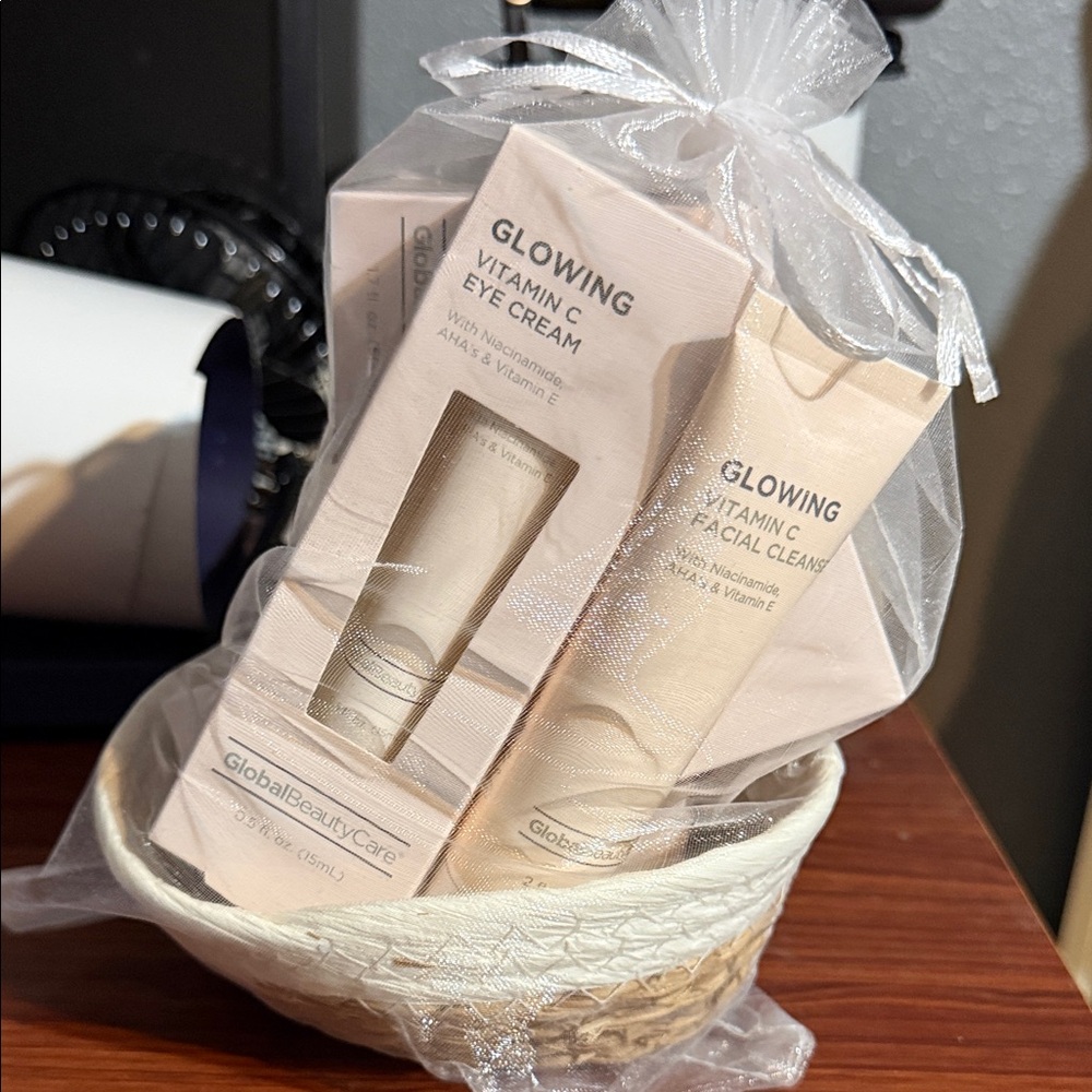 GlobalBeautyCare Glowing Vitamin C Facial Serum - Cream